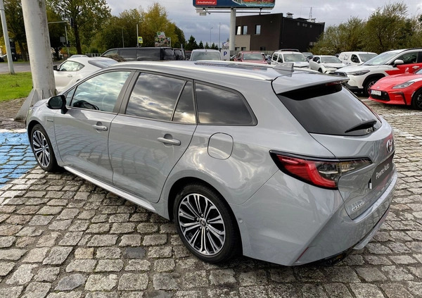 Toyota Corolla cena 93900 przebieg: 153063, rok produkcji 2020 z Kwidzyn małe 232